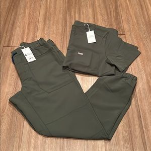 NEW MENS FIGS SCRUBS